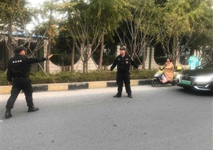 交通事故堵交通，特保積極來(lái)疏通 --惠南市容快速協(xié)助處理交通事故