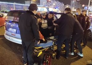 樂(lè )于助人系列報道，救助路邊病人與協(xié)助游客找到愛(ài)車(chē)