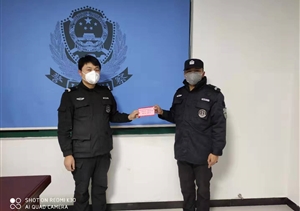 男子逃避檢查跳湖 警保聯(lián)手救人可贊 ——宗保公司參與疫情防控一