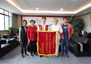 中秋情系老干部 佳節慰問(wèn)暖人心--宗保公司開(kāi)展中秋慰問(wèn)離退休老干