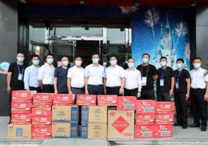 浦東機場(chǎng)股份有限公司慰問(wèn)公司駐機場(chǎng)防疫隊員