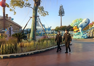 不懼風(fēng)險勇?lián)?堅守崗位保平安—宗保公司駐南京歡樂(lè )谷項目戰“疫